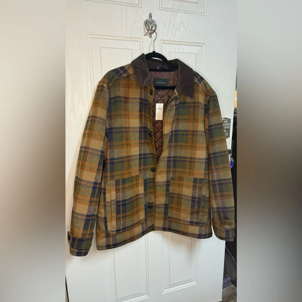 Banana Republic Men's Plaid Jacket with Dark Brown Collar